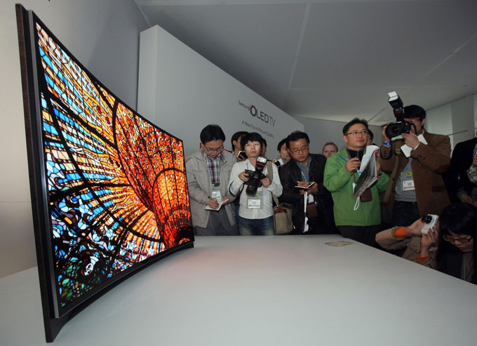 Первый изогнутый ТВ от Samsung